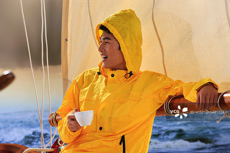 东方人航海出行图片素材