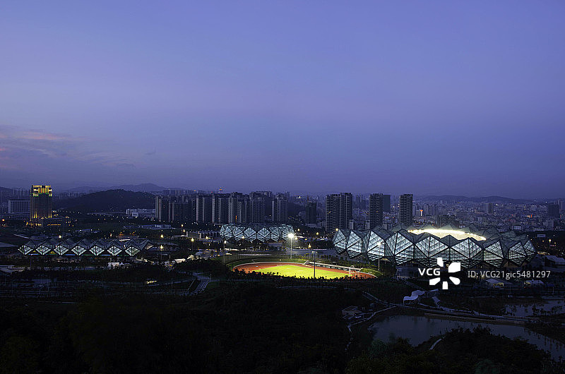 深圳大运中心夜景图片素材
