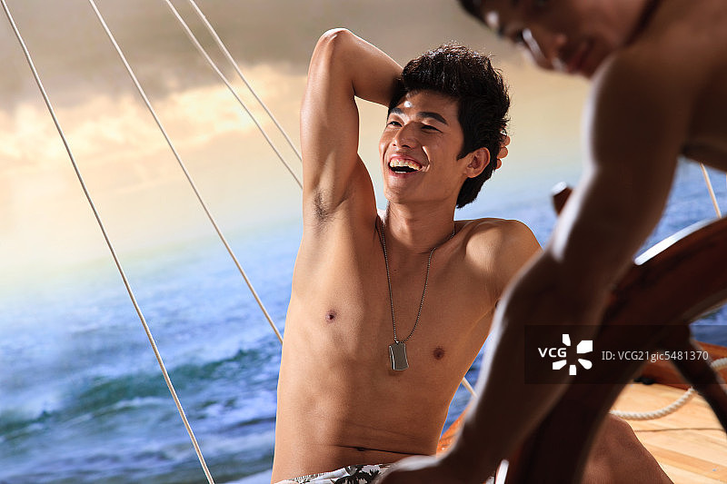 东方人航海出行图片素材