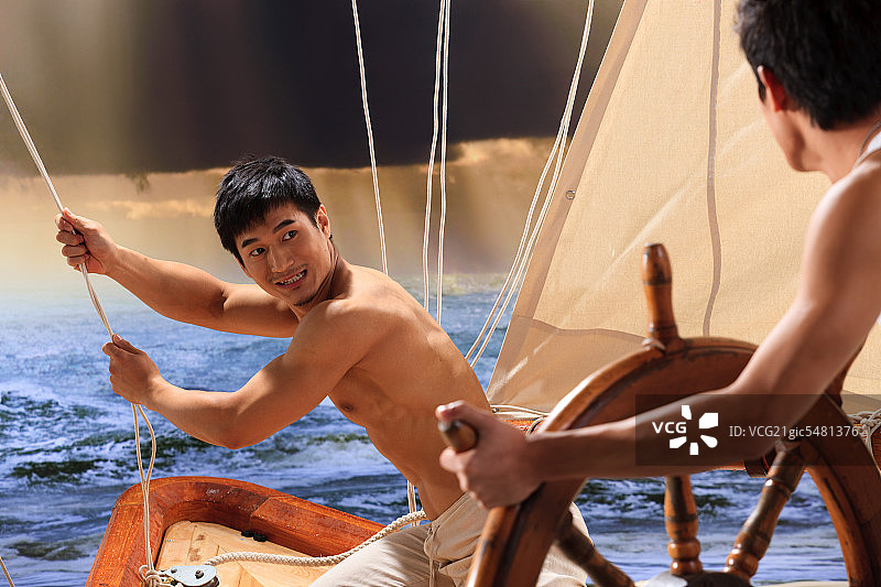 东方人航海出行图片素材