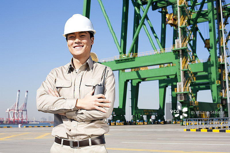 工作人员在码头图片素材