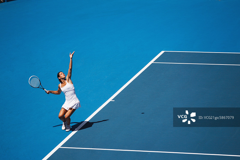 年轻女网球运动员图片素材