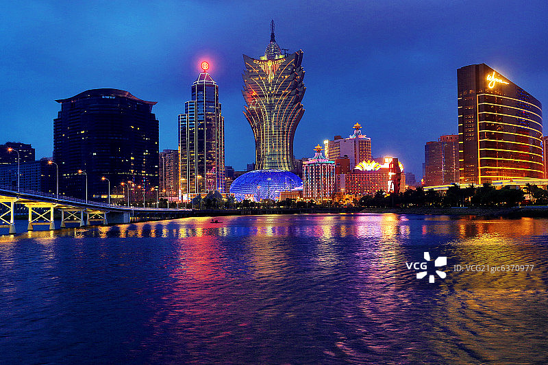 澳门葡京酒店建筑群夜景图片素材
