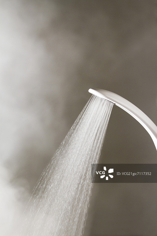 热水淋浴图片素材