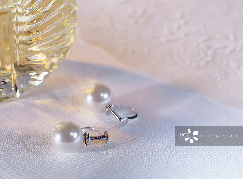 珍珠耳环图片素材
