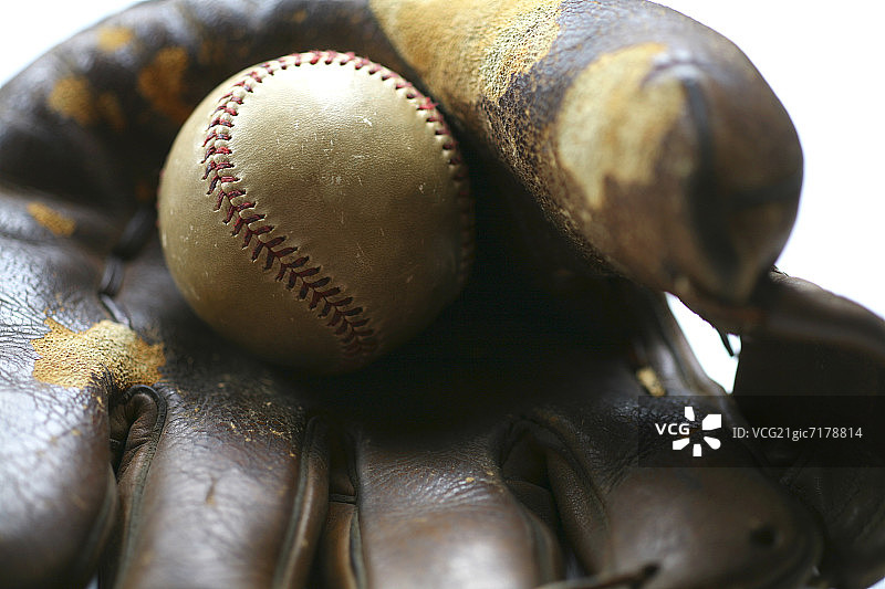 手套中的棒球图片素材