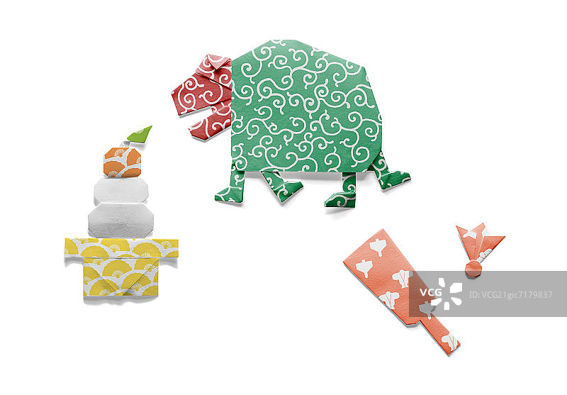 舞狮、镜饼和板羽球折纸图片素材