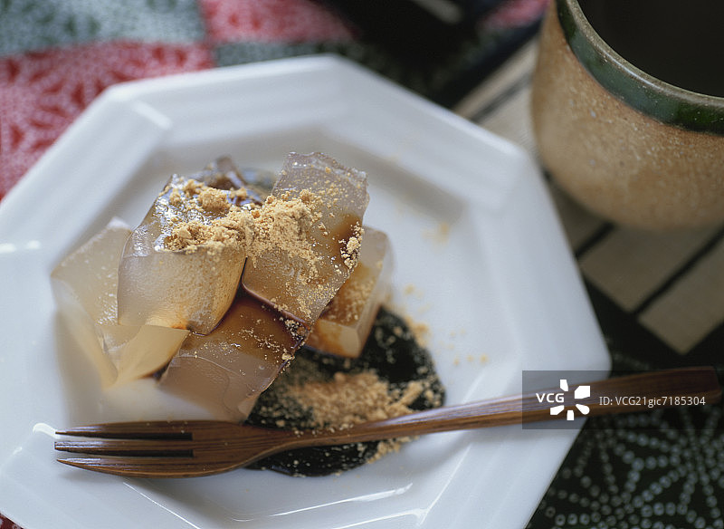 葛根淀粉糕配糖浆图片素材