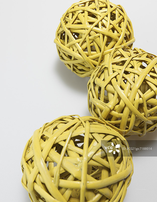 木制装饰球图片素材