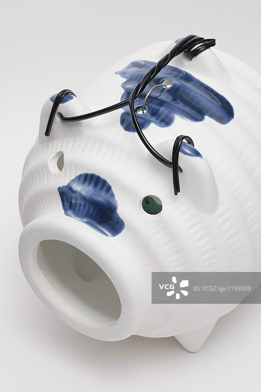 陶瓷小猪蚊香架图片素材