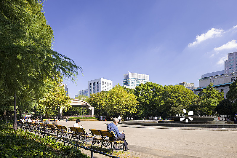 日比谷公园与丸之内天际线（日本本州岛千代田区）图片素材