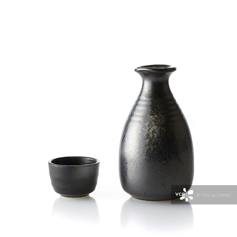 清酒酒壶和酒杯图片素材