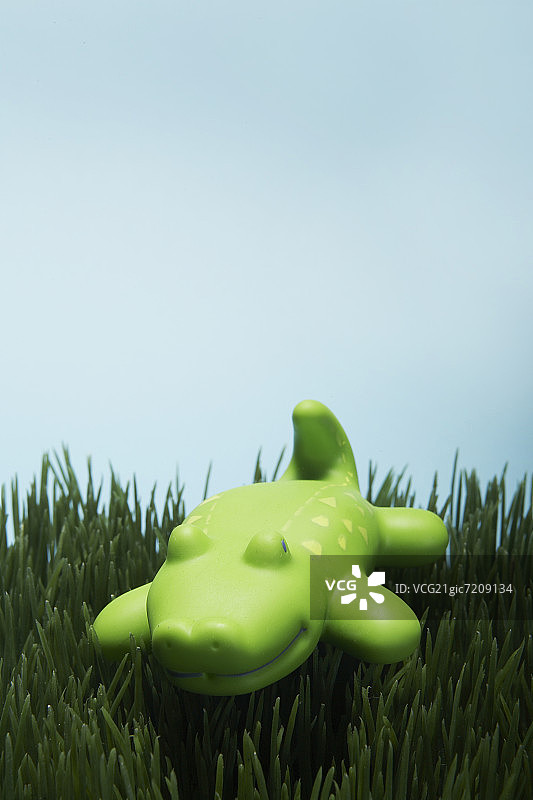 塑料玩具鳄鱼图片素材