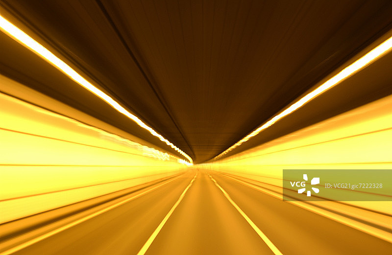 公路隧道，模糊运动，长曝光图片素材