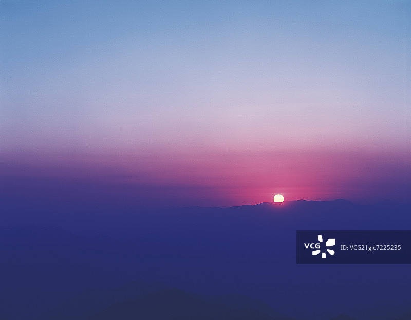 日本九州鹿儿岛县雾岛山日落图片素材