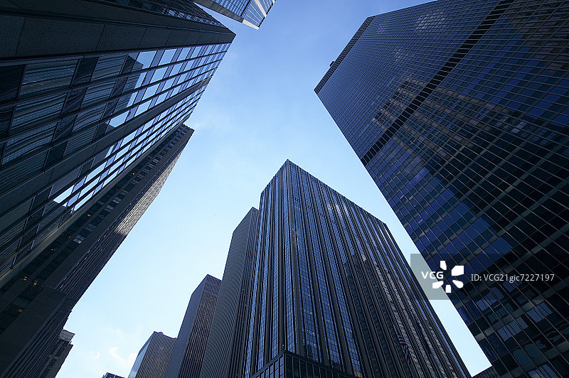 美国纽约州纽约市曼哈顿摩天大楼的仰视角度照片图片素材