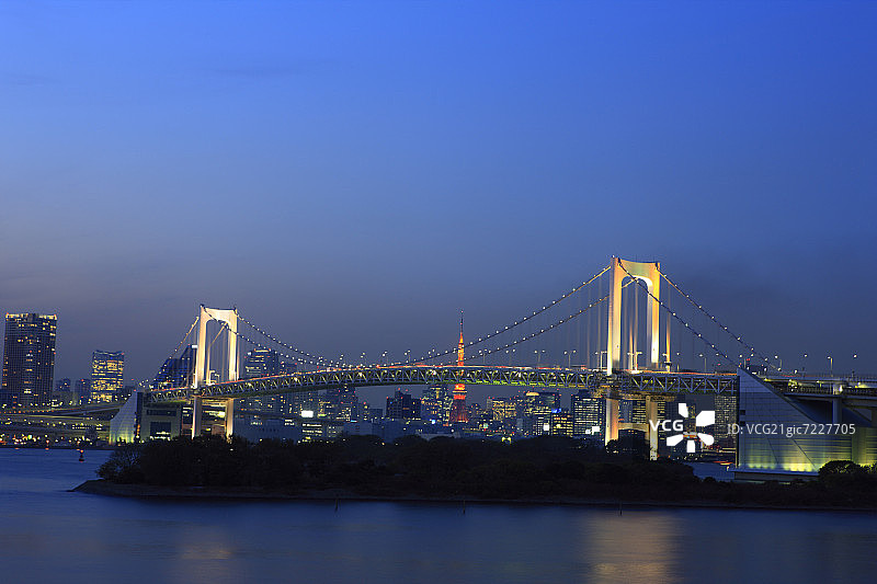 日本东京彩虹大桥夜景图片素材