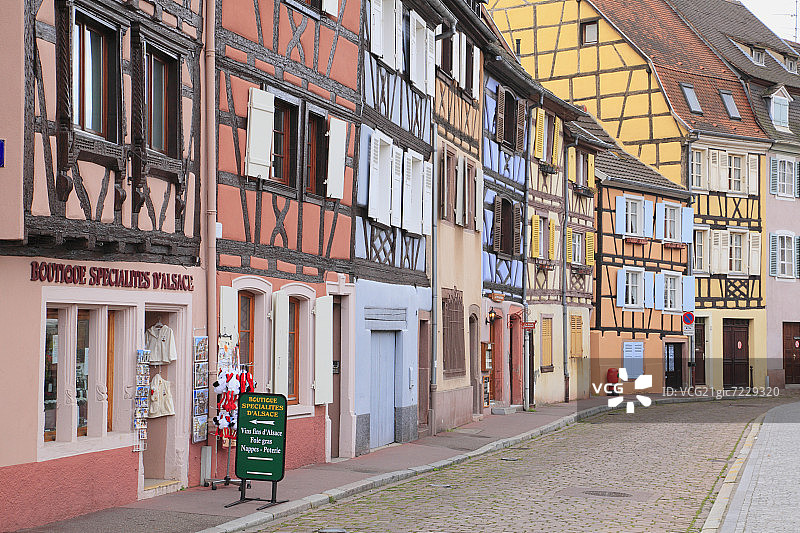 一排房屋图片素材