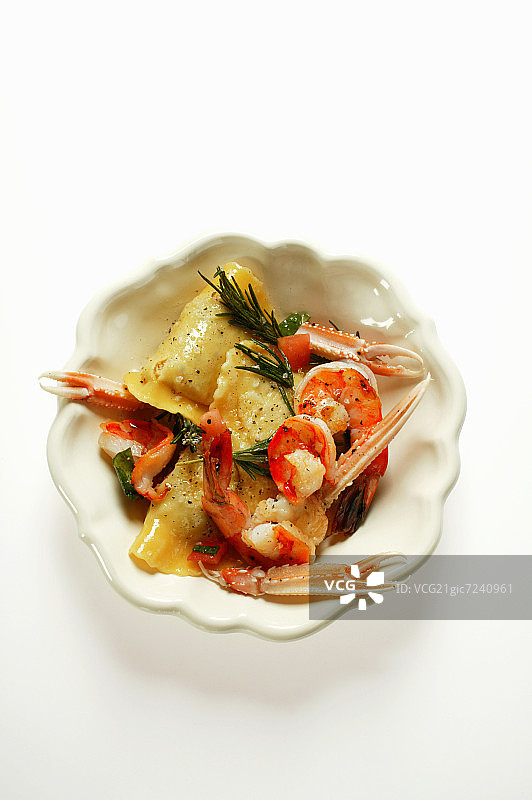 海螯虾迷迭香意大利饺子图片素材