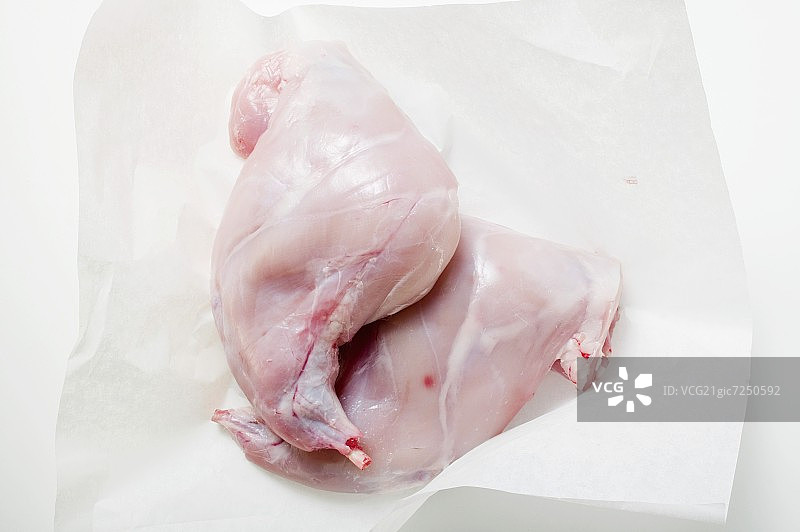 纸上的两条兔腿图片素材