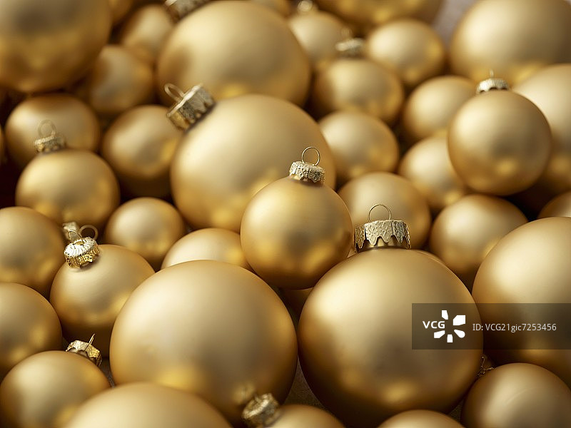 金色圣诞球图片素材