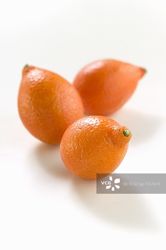 三个小橙子图片素材