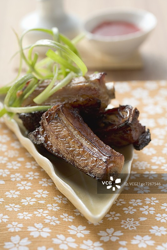 亚洲风味烤排骨图片素材