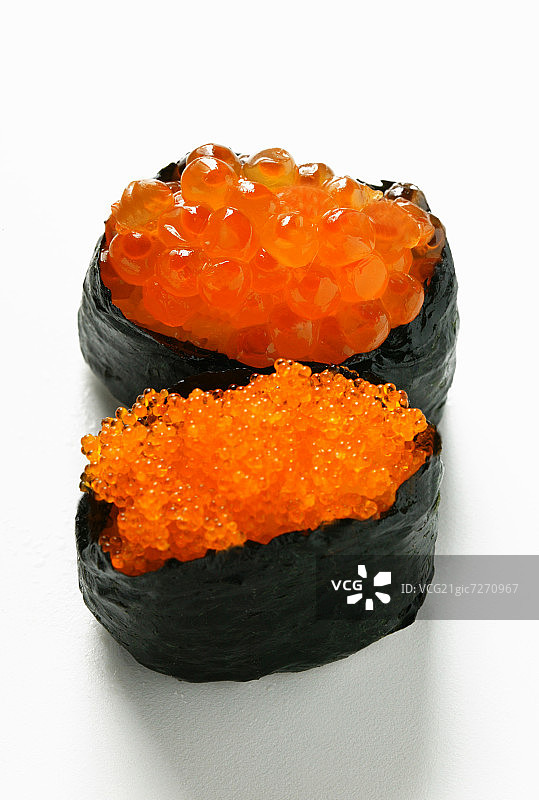 双色鱼子酱军舰卷图片素材