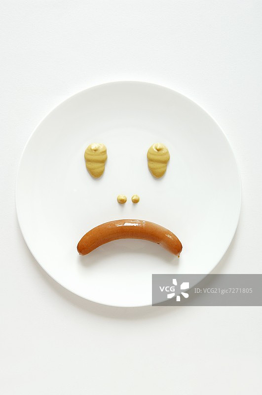 法兰克福香肠和芥末酱图片素材