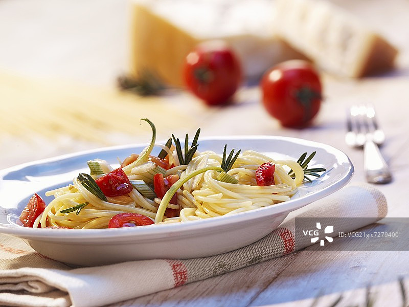 番茄迷迭香意面图片素材