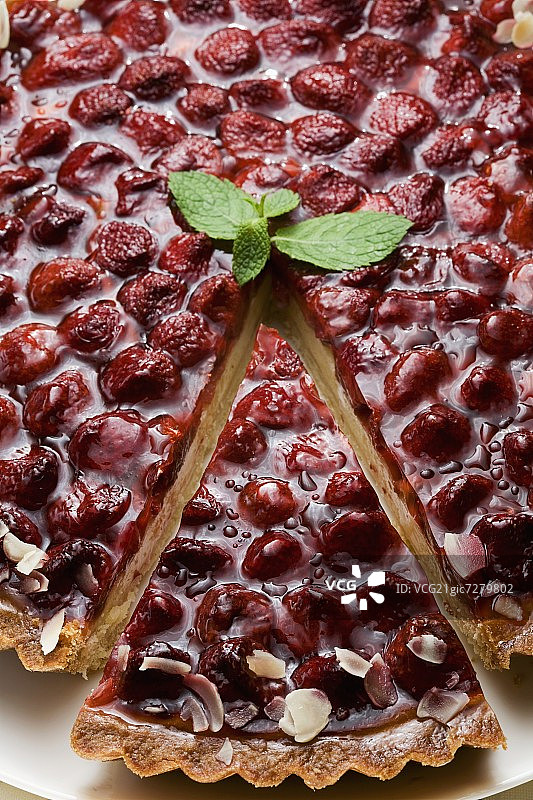 杏仁片薄荷叶草莓挞图片素材