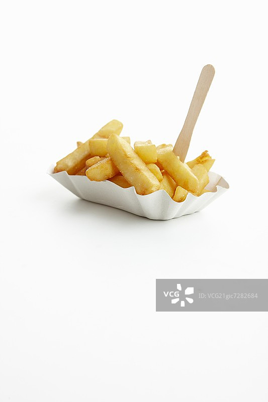 外卖纸盘中的薯条图片素材