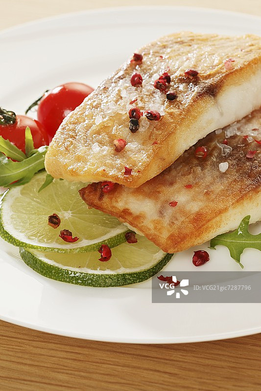 红椒青柠罗非鱼片图片素材