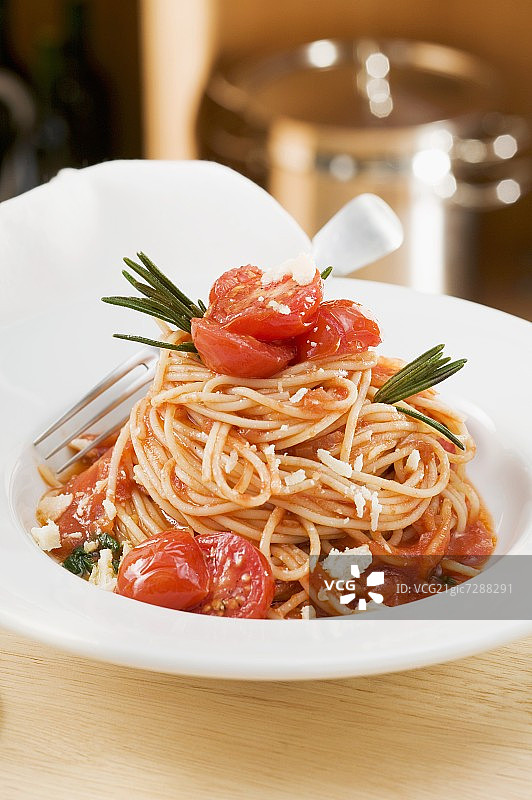 番茄迷迭香意面图片素材