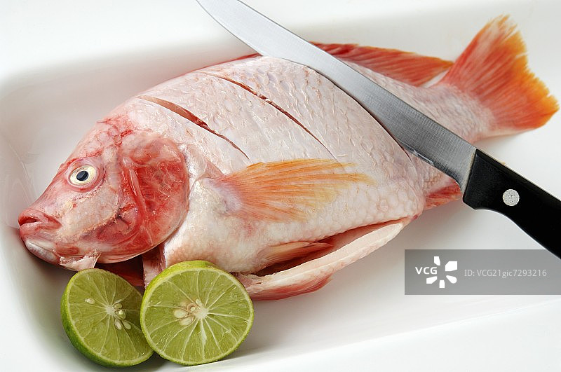 普通潘多拉贝与刀和酸橙图片素材