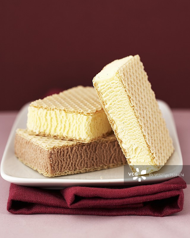 巧克力香草冰淇淋三明治图片素材