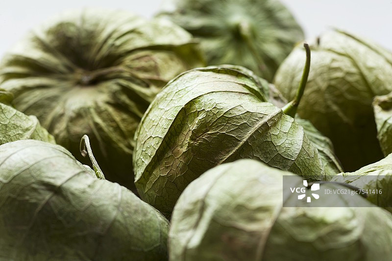 带外壳的新鲜番茄图片素材