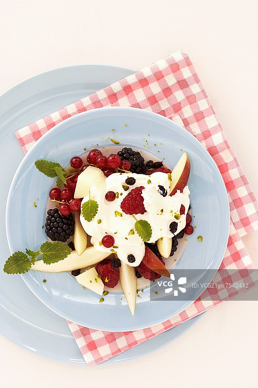 马斯卡彭水果沙拉（俯视图）图片素材