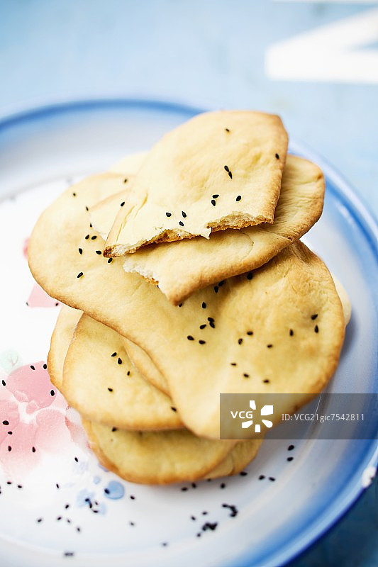 搭配黑色香芹籽的馕图片素材