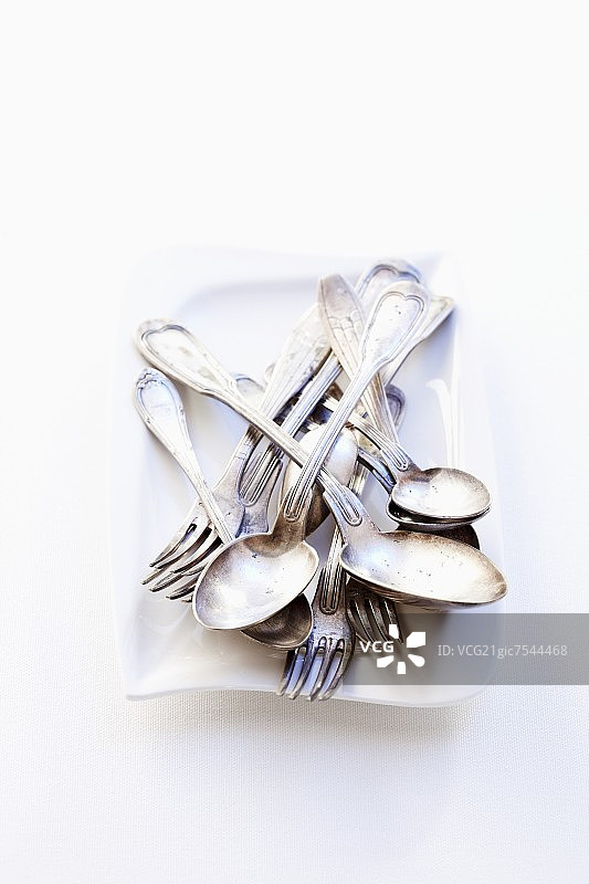 银制餐具（叉子、勺子）图片素材