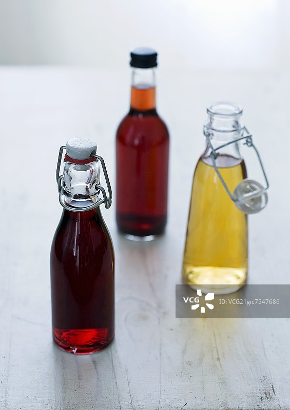 葡萄酒醋、覆盆子醋和茴香醋图片素材