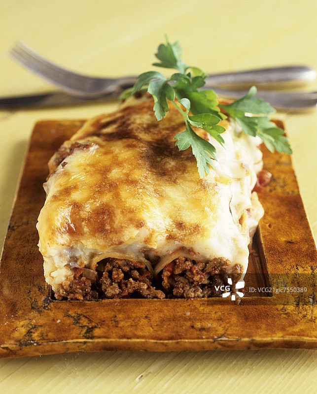 意式螺旋面：肉馅和马苏里拉奶酪酱图片素材