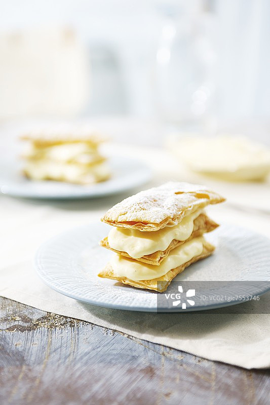 柠檬凝乳千层酥图片素材