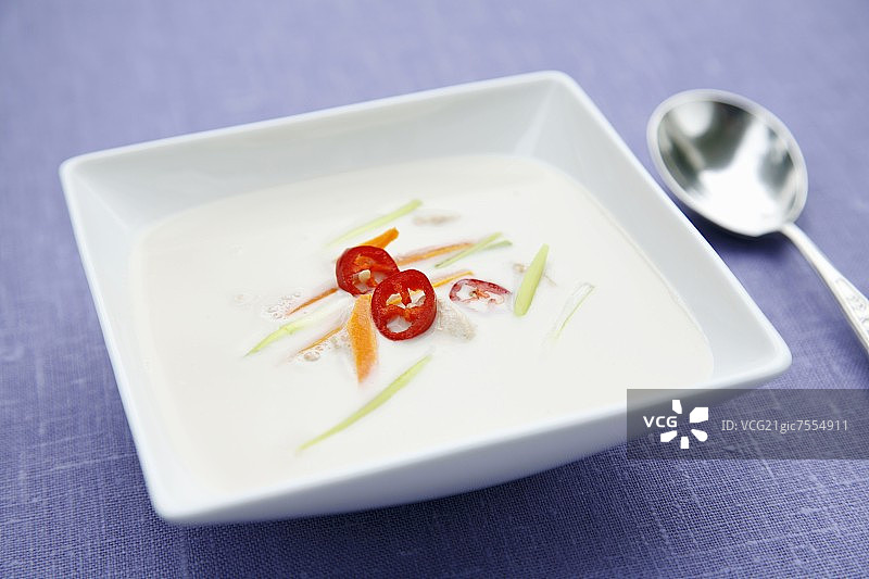 鸡胸肉辣椒椰奶汤图片素材