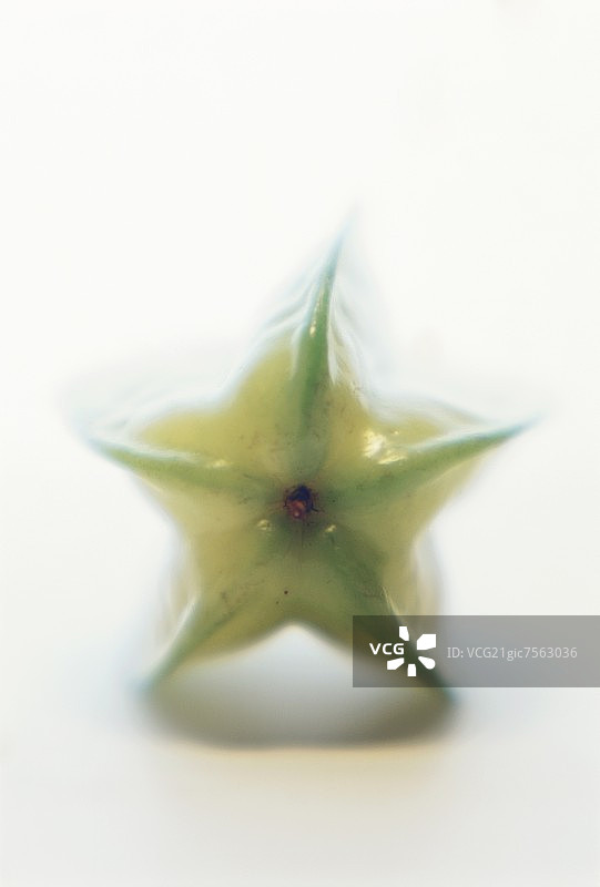 柔和光线下俯视杨桃（星果）图片素材