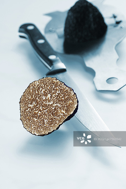 黑松露、切片、刀和松露切片器图片素材