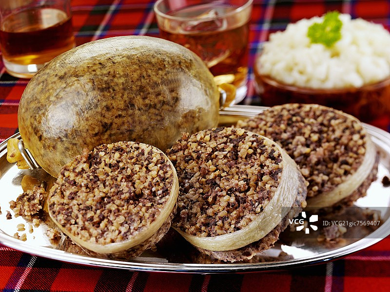 哈吉斯（羊杂碎、燕麦等在羊肚中烹制，苏格兰）图片素材