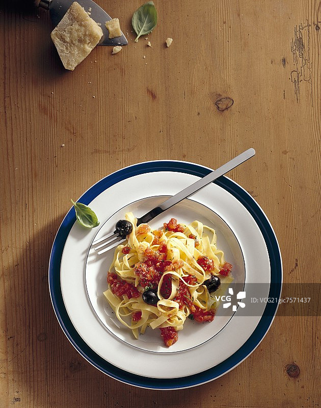 番茄橄榄意大利宽面图片素材