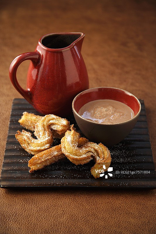 搭配巧克力酱的西班牙油条图片素材