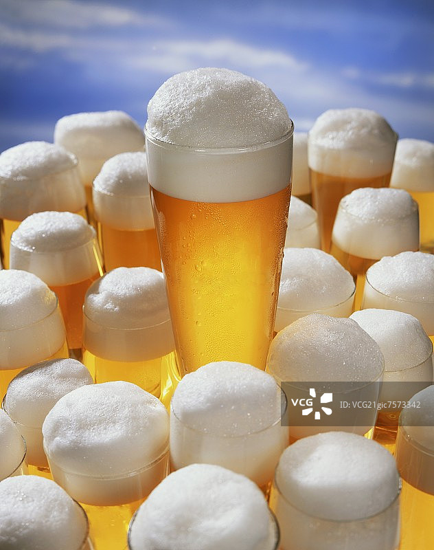 小麦啤酒组合图片素材